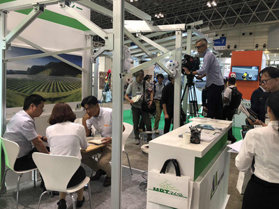 聚焦AGRI WORLD 2018丨邁貝特?cái)y農(nóng)業(yè)大棚解決方案大放異彩，專(zhuān)業(yè)攝影攝像全程記錄